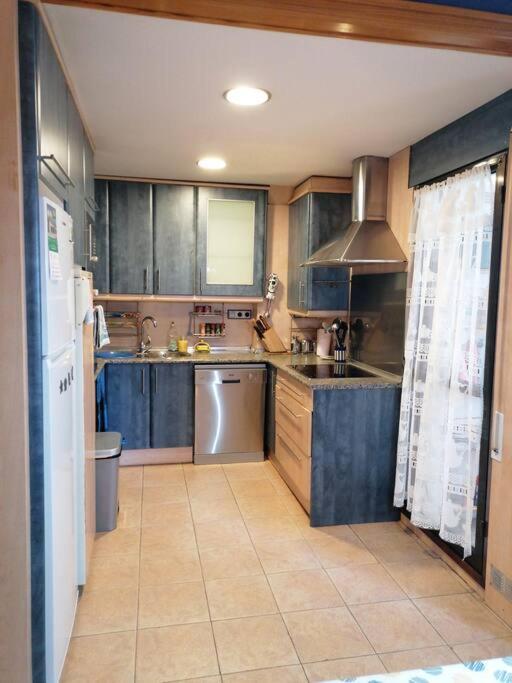 Apartamento Para 6 Personas En Barbastro Exterior photo